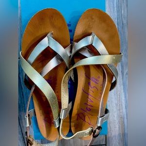 ***Blowfish Metallic Sandals size 6